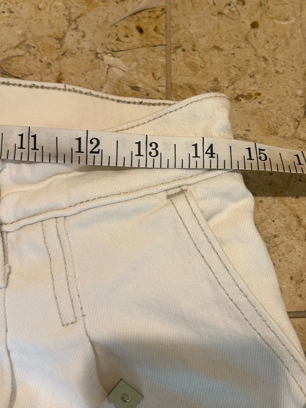 Abercrombie & Fitch 90s Relaxed White Jean High-Rise Size 28 Long Like New